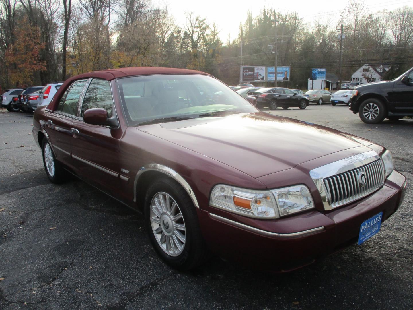 2009 MAROON Mercury Grand Marquis (2MEHM75V09X) , AUTOMATIC transmission, located at 540a Delsea Drive, Sewell, NJ, 08080, (856) 589-6888, 39.752560, -75.111206 - Photo#9